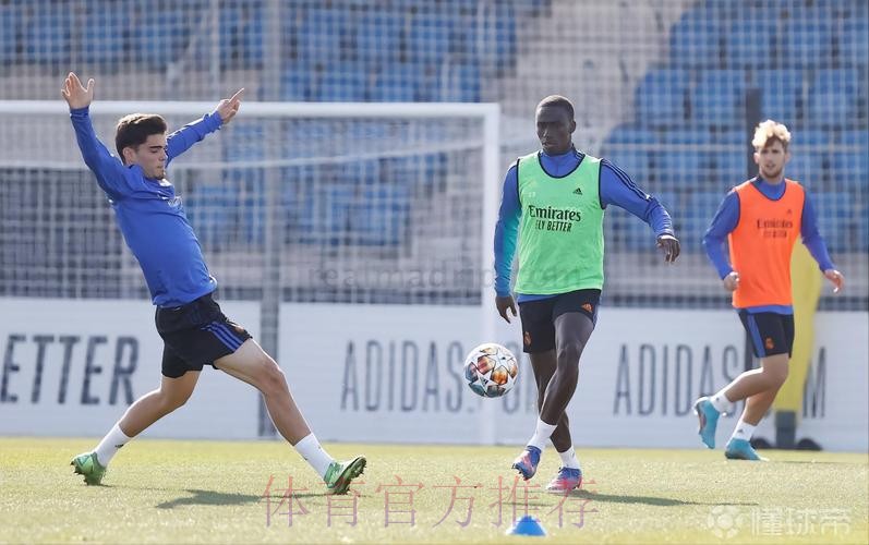 记者-本泽马恢复部分训练 门迪和马里亚诺参加训练